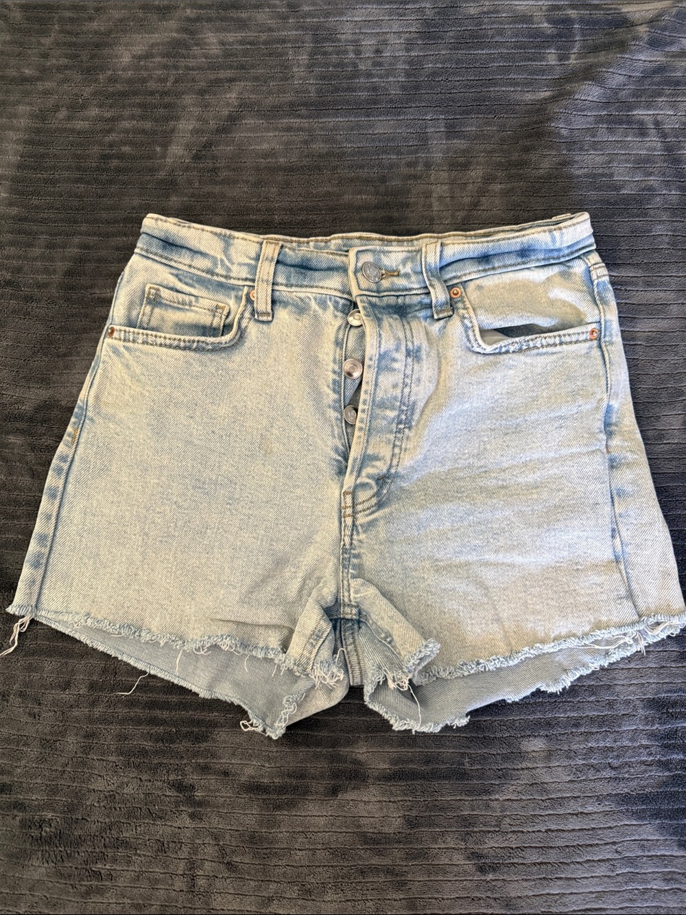 Wild Fable | High-Rise Light Wash Denim Women’s Shorts | Size 4